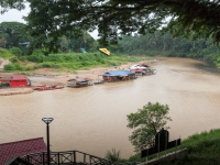 Kuala Tahan am Sungai Tembeling