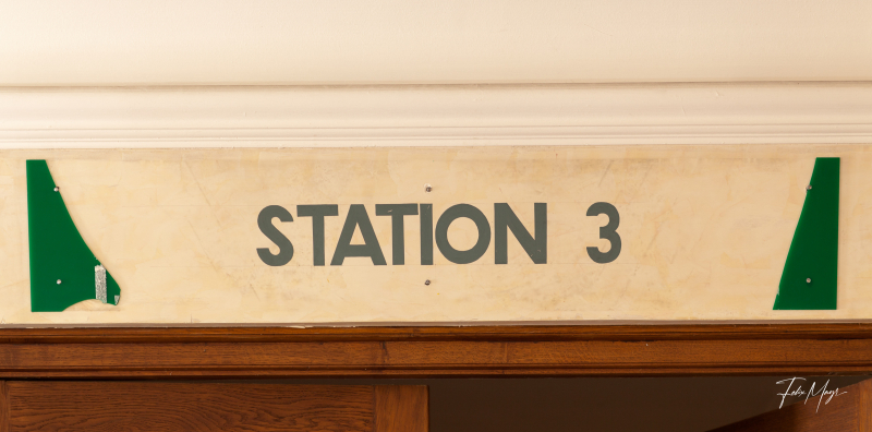 3, Lost Place, Schriftzug "Station 3"