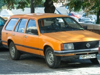 Alter Opel Kadett Kombi in orange