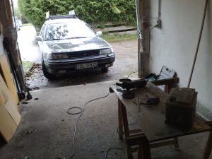 Garage mit Subaru und Flex