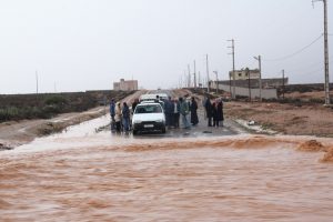 Überflutete Straße in Marokko