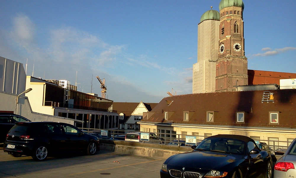 Dach des Cityparkhaus mit Blick auf die Frauenkirche