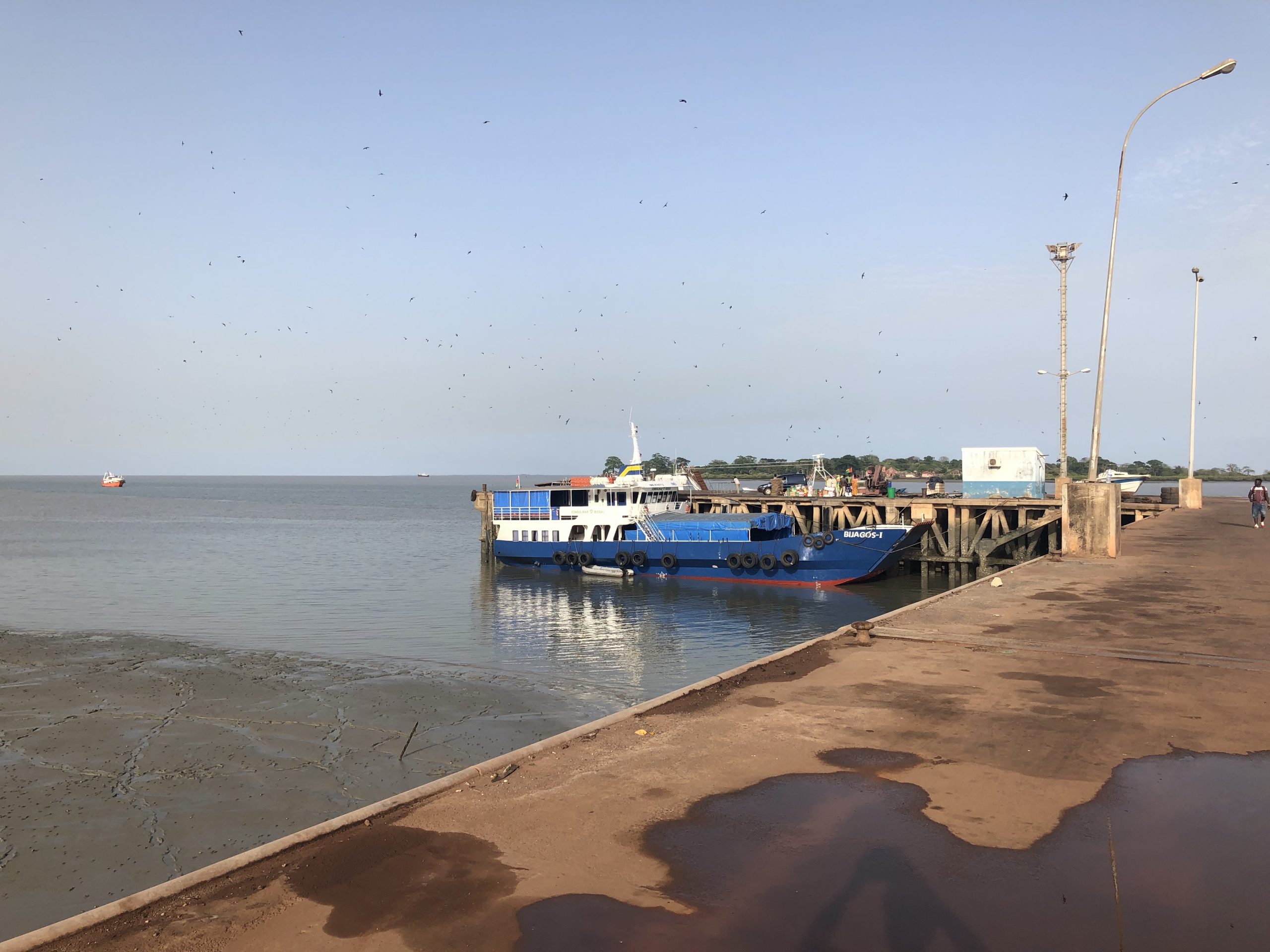 Boote im Hafen von Bissau