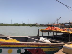 Fischerboot im Hafen von Bissau